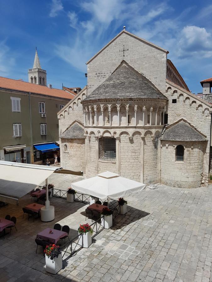 Modern Old Town - *